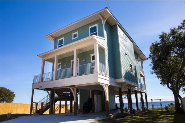 Custom Waterfront Piling Home, Midway, FL